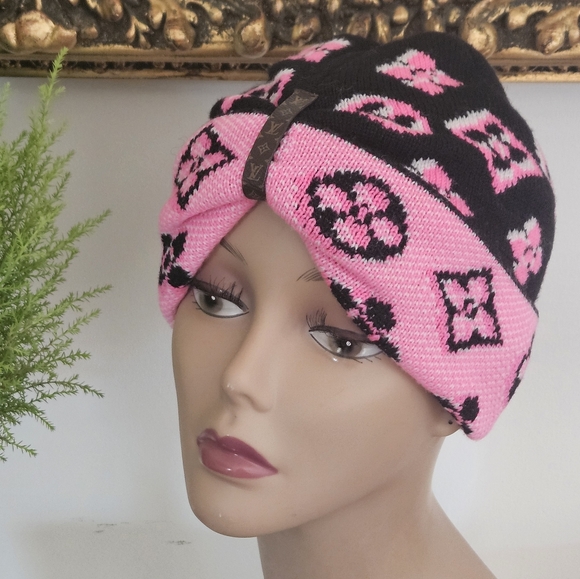 Louis Vuitton Pink Black Wool 3D Monogram Beanie NWT - Picture 15 of 17